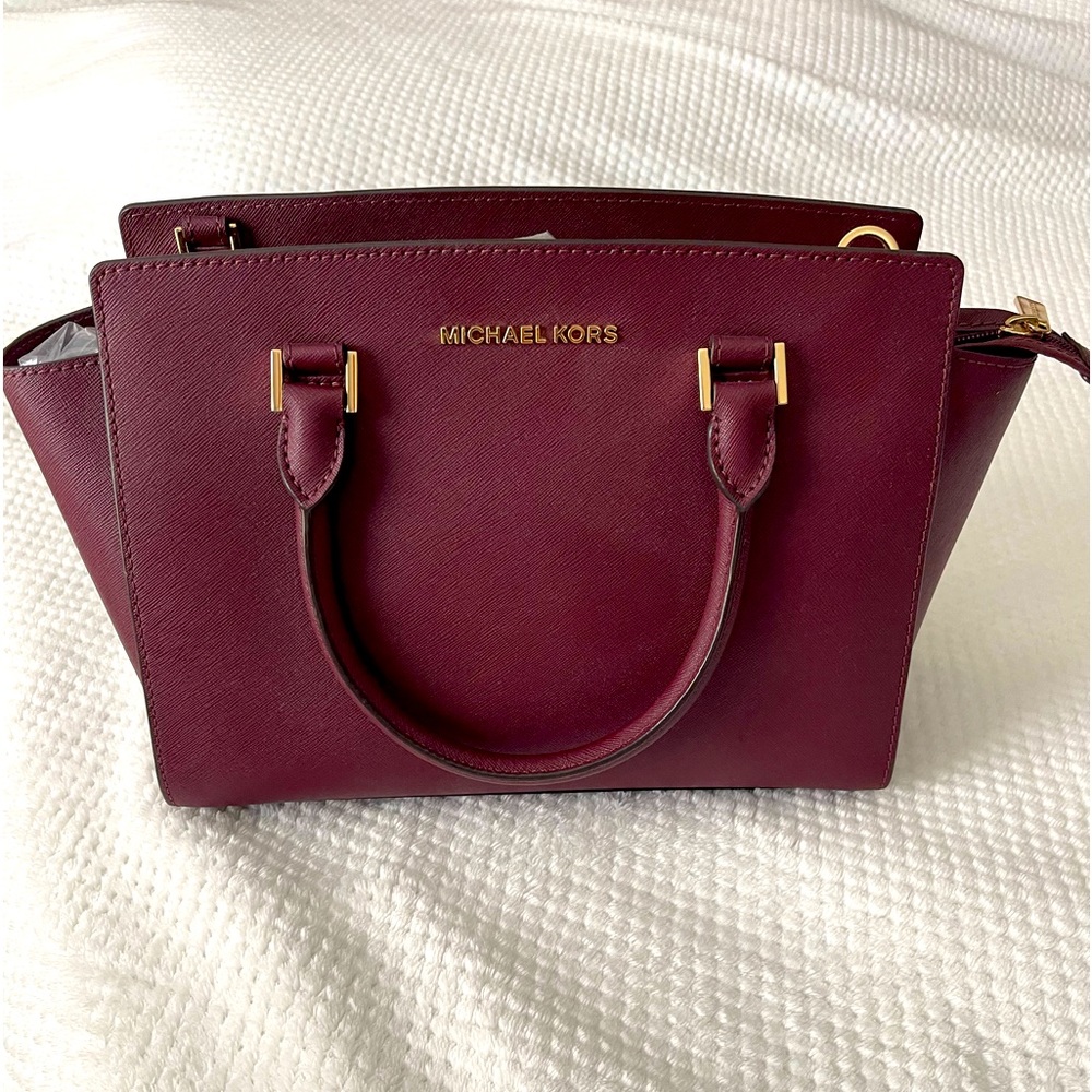 Michael Kors Selma Medium Top-Zip Satchel